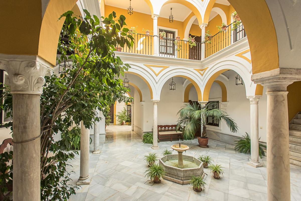 Magico Apartamento En Casa Palacio Del Siglo XVII Seville Luaran gambar